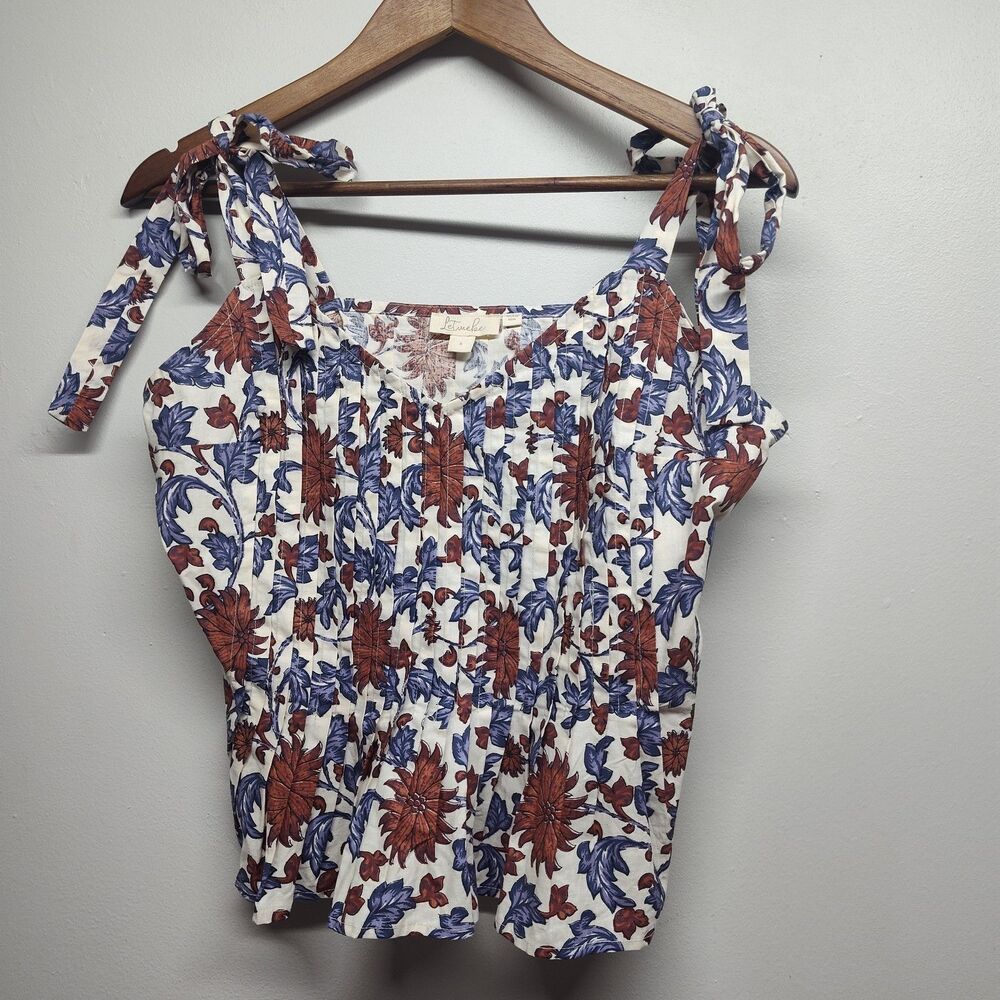 Let Me Be Top Women Size Small Blue Brown Sleeveless Floral Feminine Fall Casual